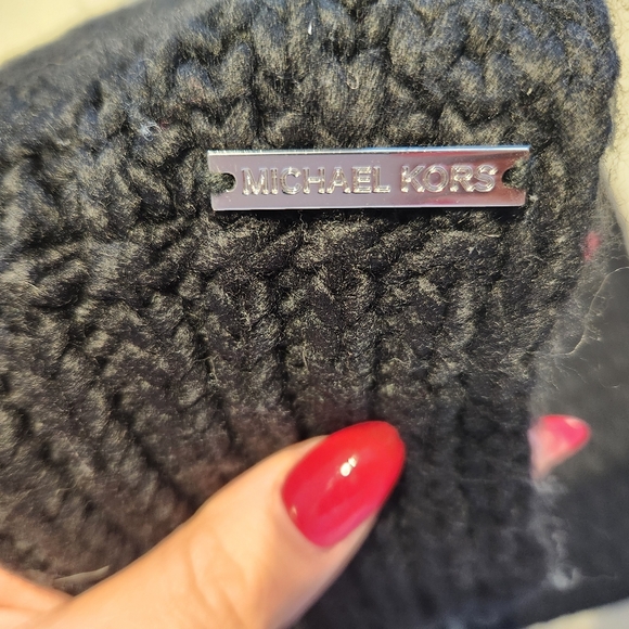 Michael Kors Cable Knit Scarf and Matching Hat - Picture 2 of 4